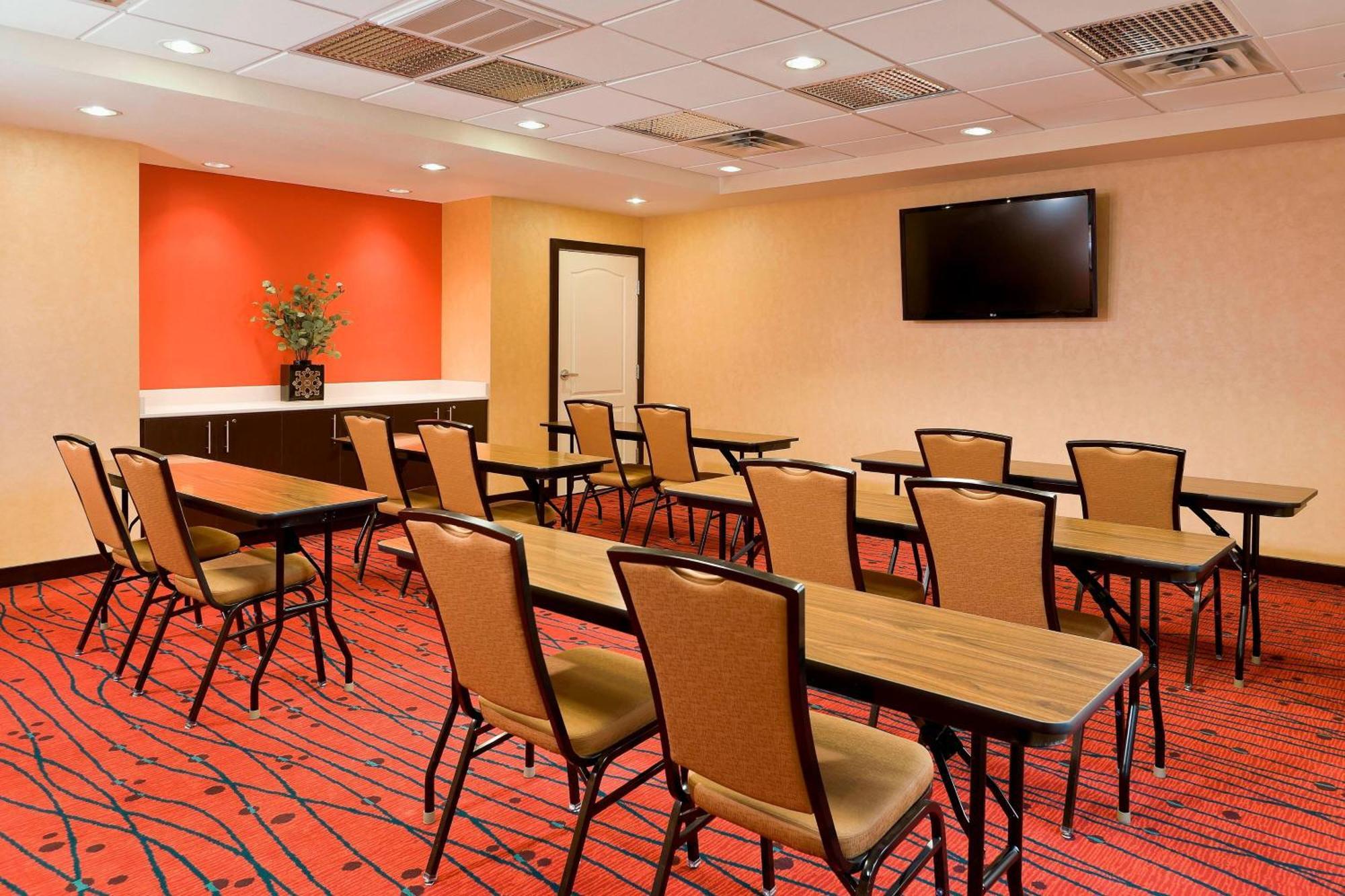 Residence Inn Bismarck North Exterior photo